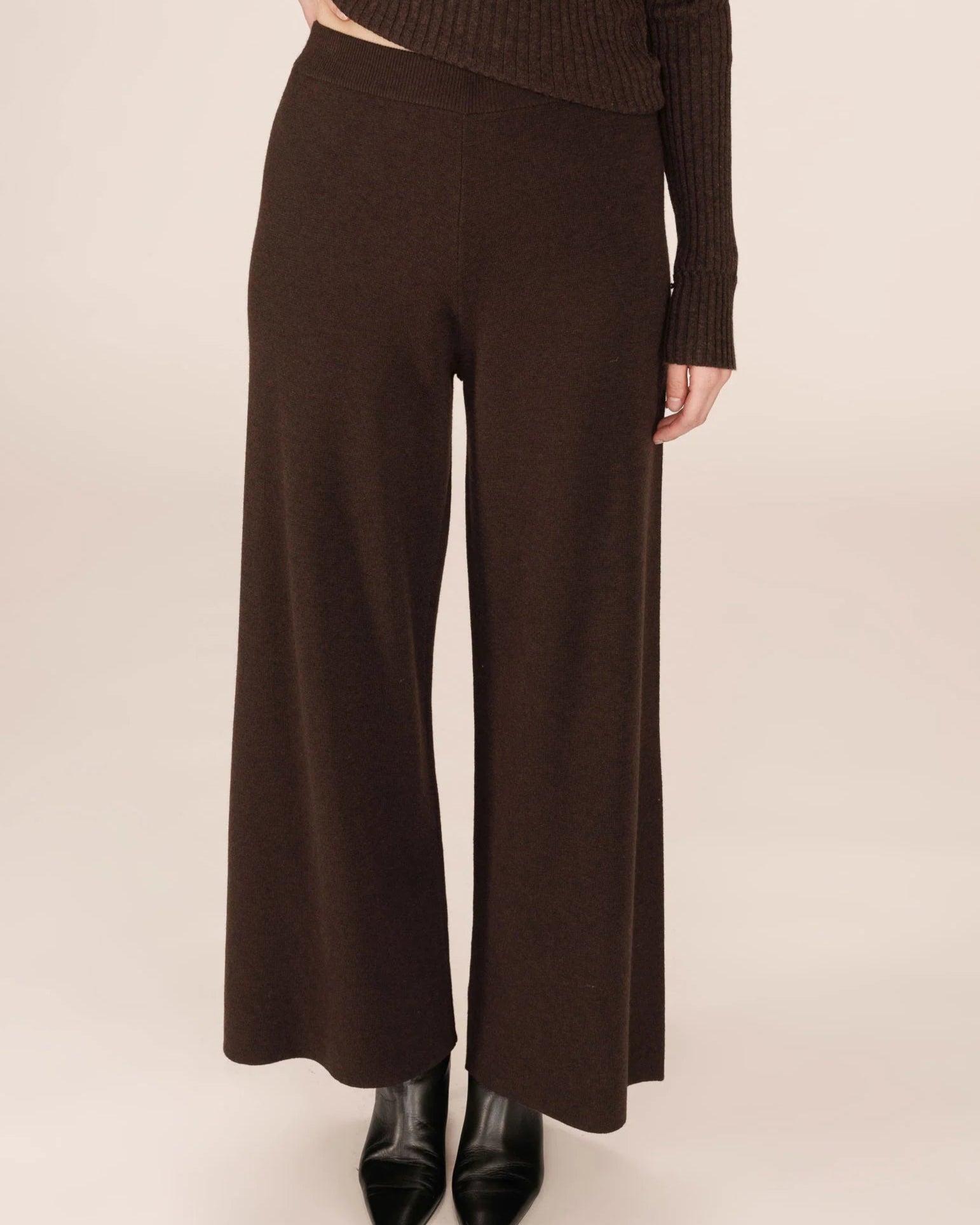 Sao Chocolate Wide Leg Knit Pant