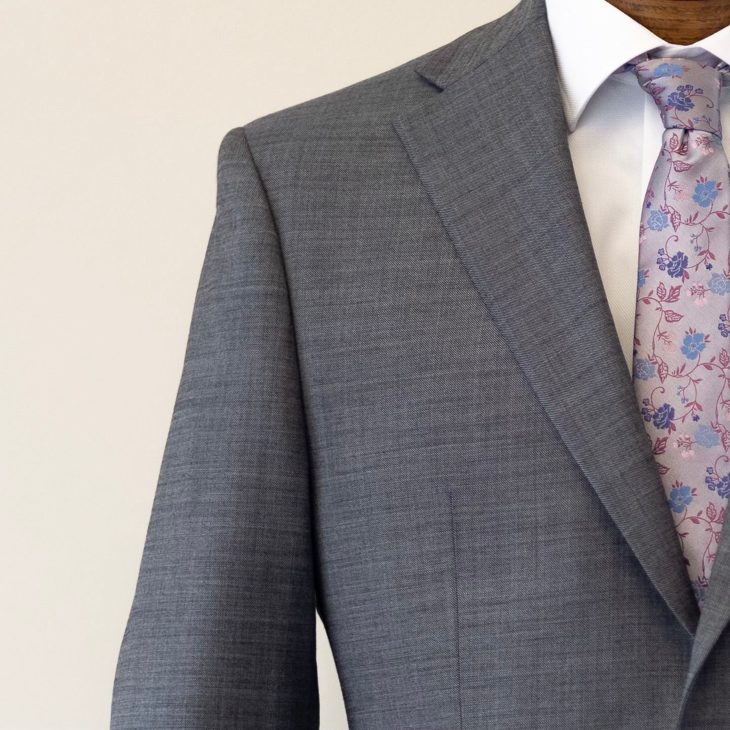 Men's Grey Solid Sharkskin Suit