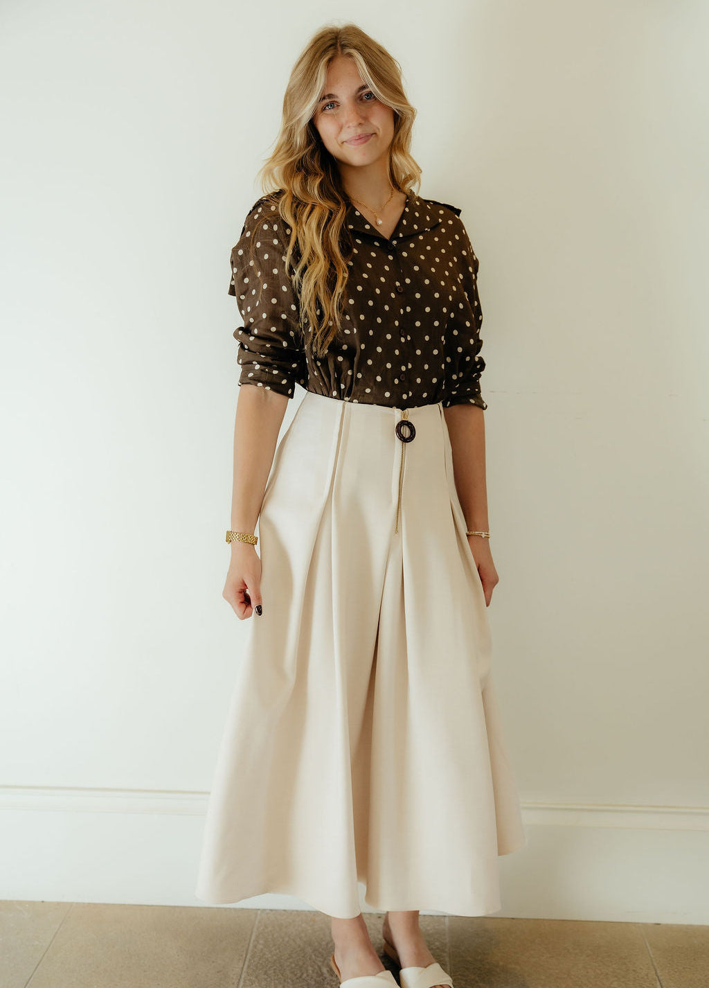 Exquise Cream Gaberdine Pleated Waist Skirt